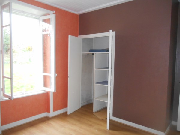 EGLETONS : vente vente de 4 pi&egrave;ces - grande image 4