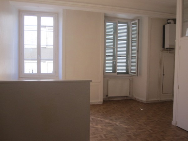 TULLE TRECH : location Appartement 0 - vignette 1