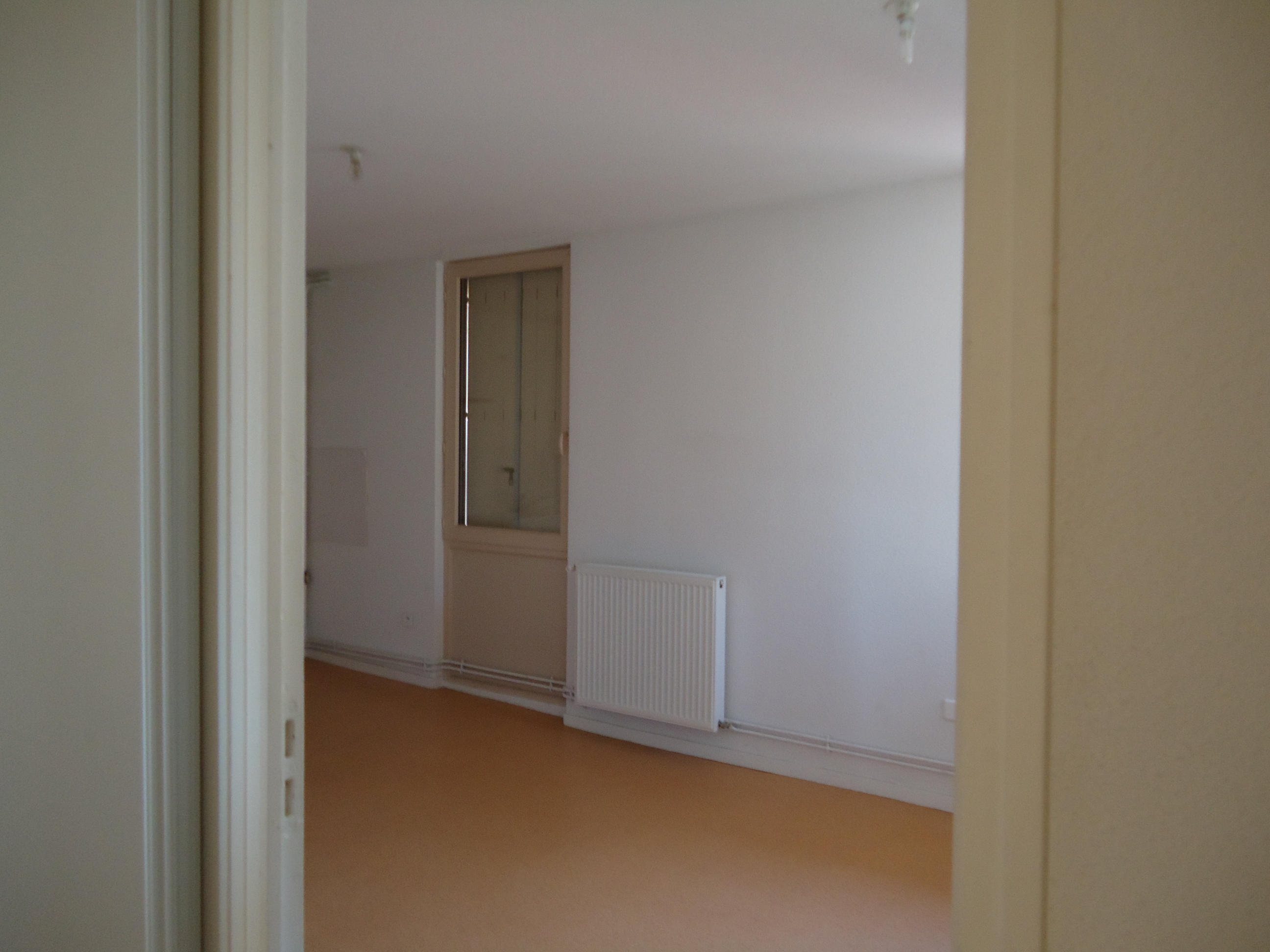 TULLE GARE : location location  - grande image 2