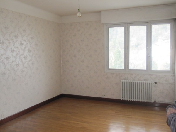 TULLE AV VICTOR HUGO : location Appartement 0 - vignette 1