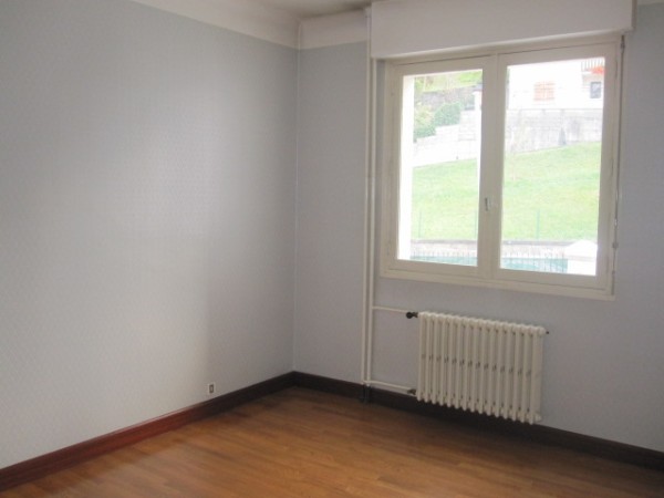 TULLE AV VICTOR HUGO : location location  - grande image 2