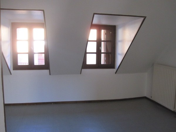 TULLE TRECH : location Appartement 0 - vignette 1