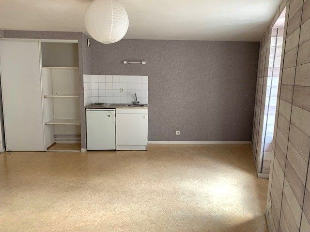 USSEL : location location de 2 pi&egrave;ces - grande image 2