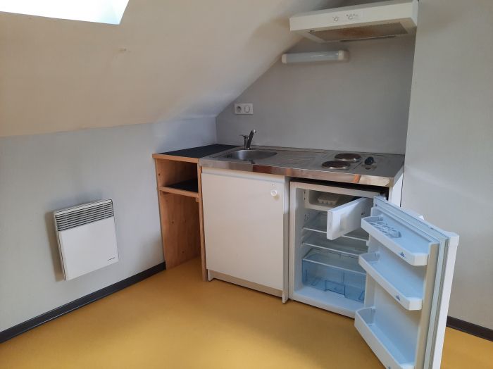 CENTRE VILLE D'EGLETONS : location location de 1 pi&egrave;ces - grande image 2