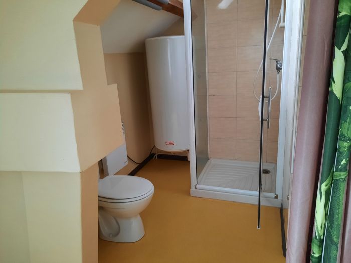 CENTRE VILLE D'EGLETONS : location location de 1 pi&egrave;ces - grande image 4