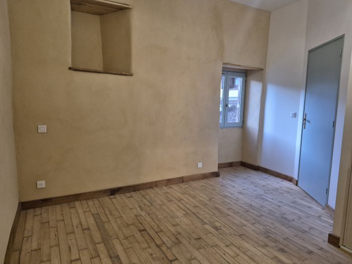 TULLE : location location de 2 pi&egrave;ces - grande image 4