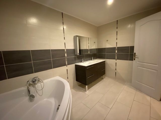 CENTRE-VILLE D'EGLETONS : location location de 3 pi&egrave;ces - grande image 4