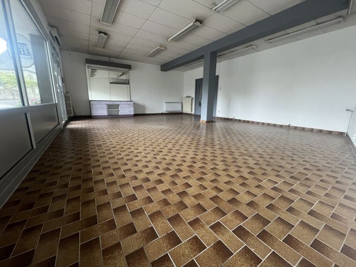 CENTRE VILLE D'EGLETONS : location Local professionnel 0 - vignette 1