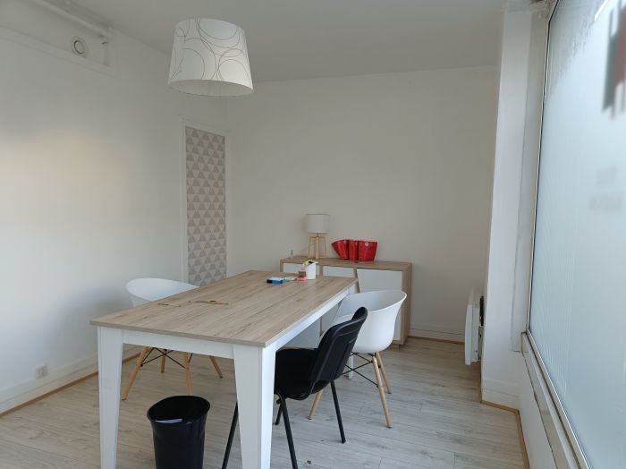 CENTRE VILLE D'EGLETONS : location Local professionnel 2 - vignette 1