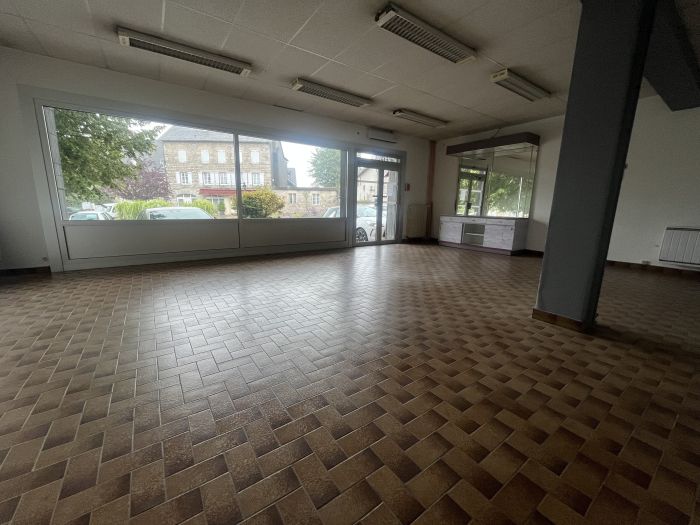 CENTRE VILLE D'EGLETONS : location location  - grande image 2