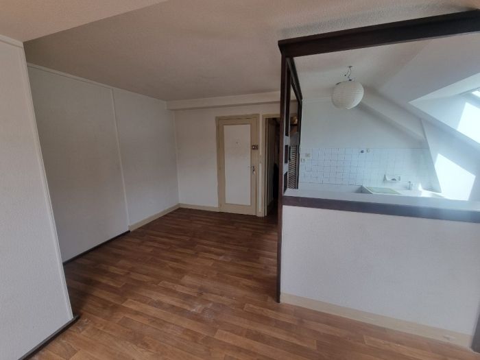 USSEL : location location de 1 pi&egrave;ces - grande image 3