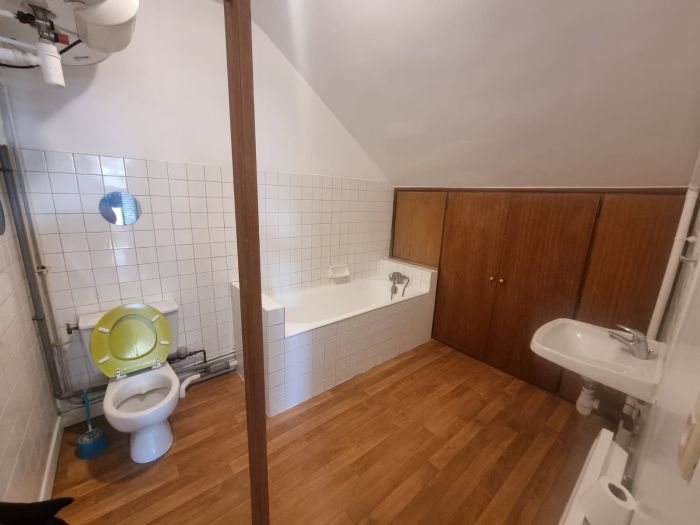 USSEL : location location de 1 pi&egrave;ces - grande image 4