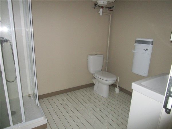 CENTRE-VILLE D'EGLETONS : location location de 1 pi&egrave;ces - grande image 3