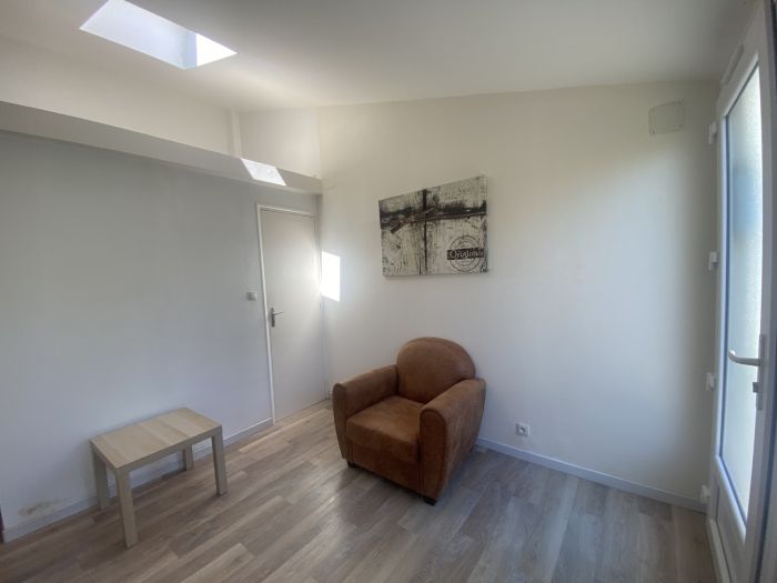 EGLETONS : location location de 1 pi&egrave;ces - grande image 3