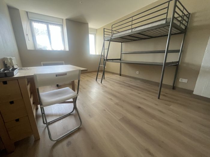 CENTRE-VILLE D'EGLETONS : location location de 1 pi&egrave;ces - grande image 4