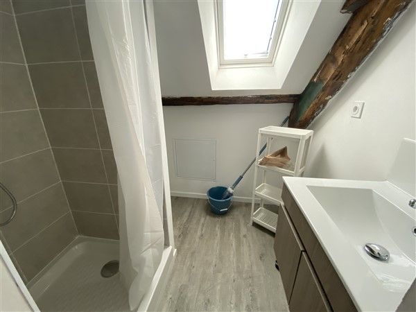 CENTRE-VILLE : location location de 1 pi&egrave;ces - grande image 3