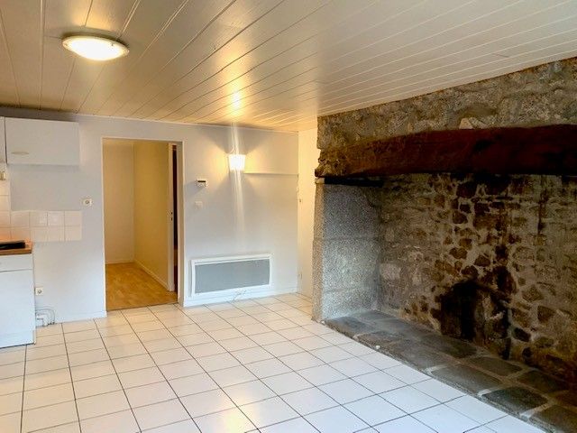 USSEL : location location de 2 pi&egrave;ces - grande image 2