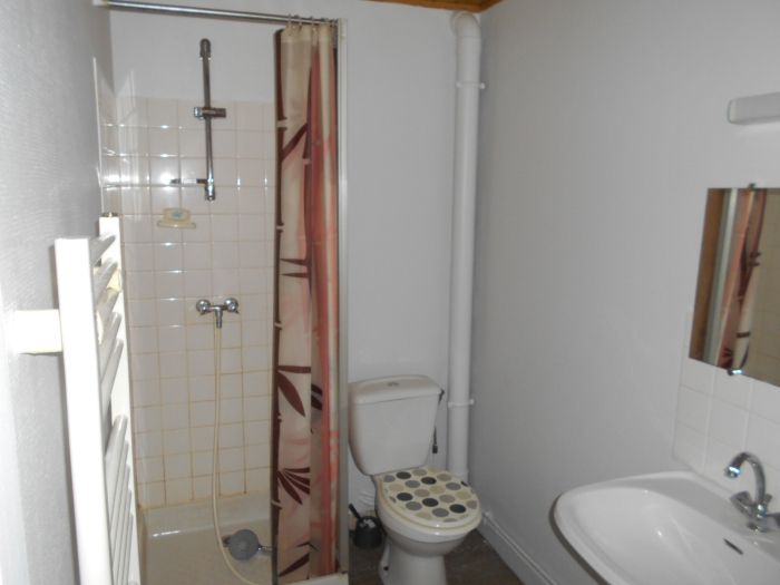 USSEL : location location de 2 pi&egrave;ces - grande image 4