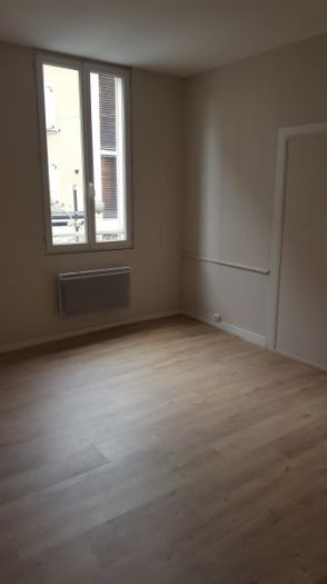 TULLE : location location de 4 pi&egrave;ces - grande image 3