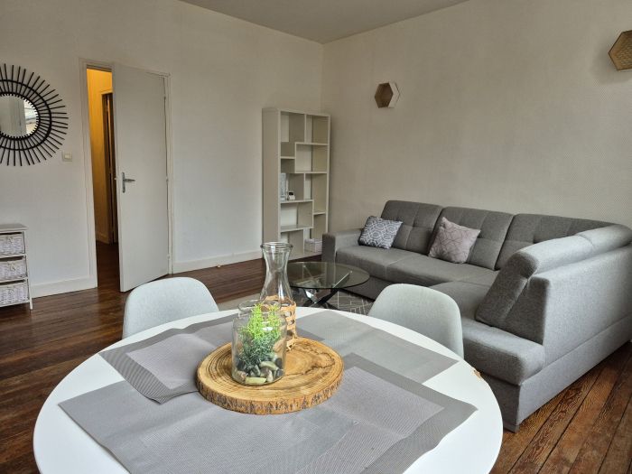 QUARTIER DU TRECH - TULLE : location location de 2 pi&egrave;ces - grande image 2