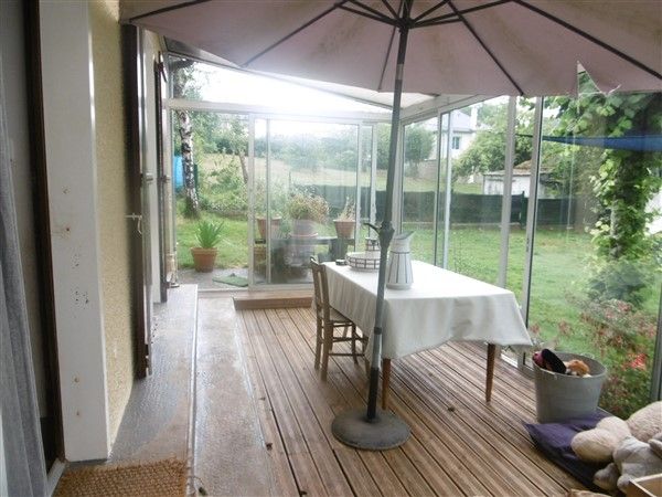 Bourg tous commerces : vente vente de 3 pi&egrave;ces - grande image 9