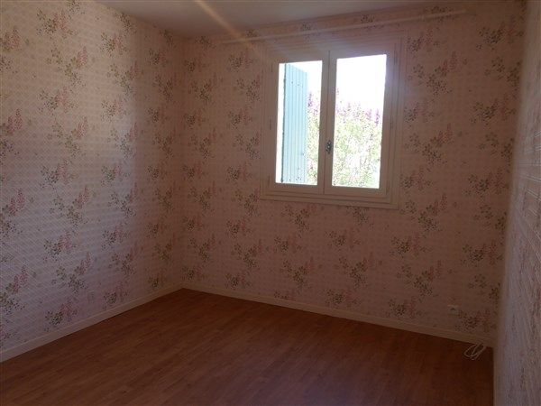 SECTEUR LAGRAULIERE : vente vente de 4 pi&egrave;ces - grande image 5