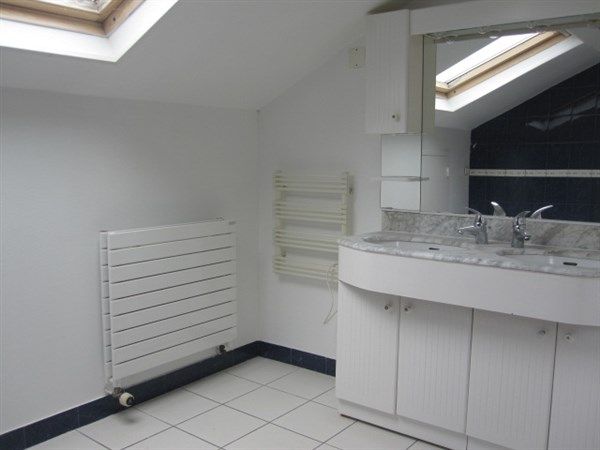 GRANDE MAISON FAMILIALE : vente vente de 7 pi&egrave;ces - grande image 8