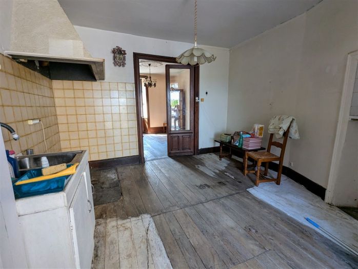 NEUVIC : vente vente de 5 pi&egrave;ces - grande image 2