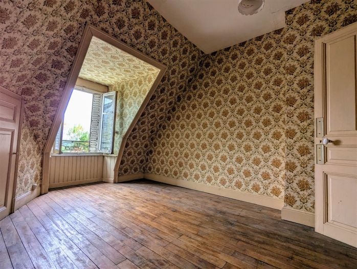 NEUVIC : vente vente de 5 pi&egrave;ces - grande image 4