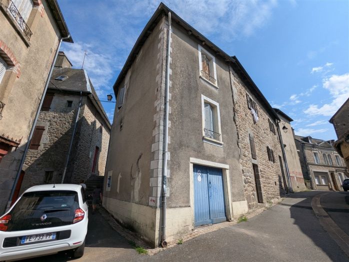 NEUVIC : vente vente de 5 pi&egrave;ces - grande image 9