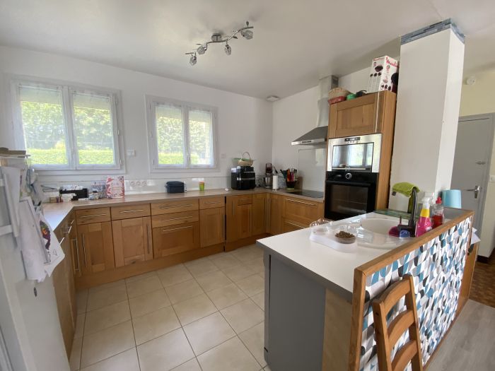 SECTEUR LAGUENNE SUR AVALOUZE : vente vente de 5 pi&egrave;ces - grande image 2