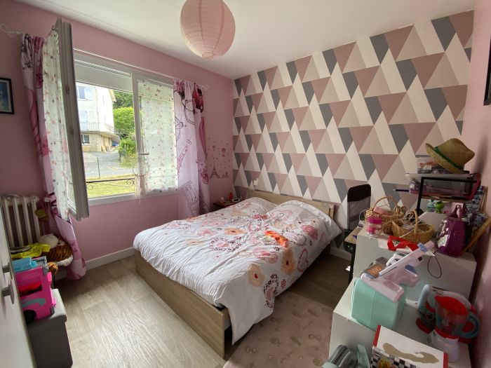 SECTEUR LAGUENNE SUR AVALOUZE : vente vente de 5 pi&egrave;ces - grande image 5