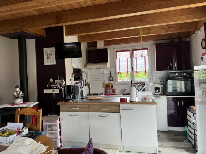 A 2MIN DU BOURG DE LAPLEAU : vente vente de 5 pi&egrave;ces - grande image 6