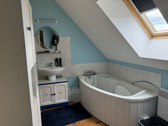 A 2MIN DU BOURG DE LAPLEAU : vente vente de 5 pi&egrave;ces - grande image 9