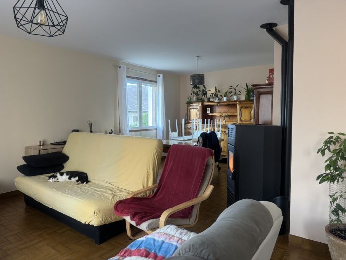 EGLETONS : vente vente de 7 pi&egrave;ces - grande image 3