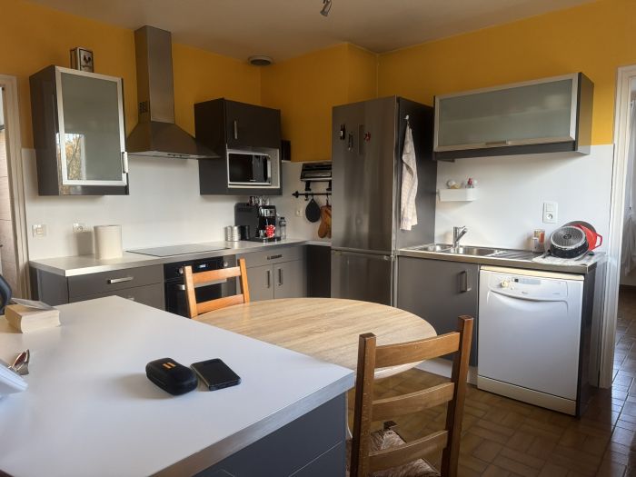 EGLETONS : vente vente de 7 pi&egrave;ces - grande image 4