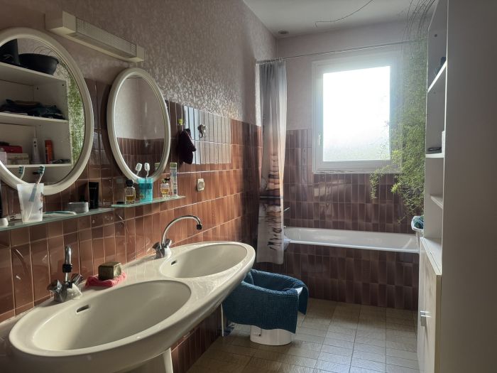 EGLETONS : vente vente de 7 pi&egrave;ces - grande image 8