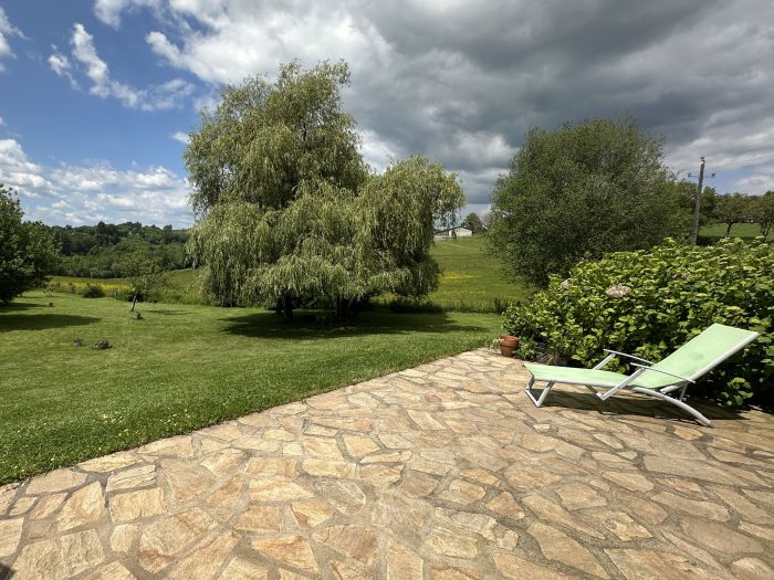 ENTRE NAVES ET SAINT CLEMENT : vente vente de 6 pi&egrave;ces - grande image 2