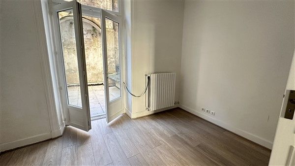 AVENUE VICTOR HUGO : vente vente de 3 pi&egrave;ces - grande image 7