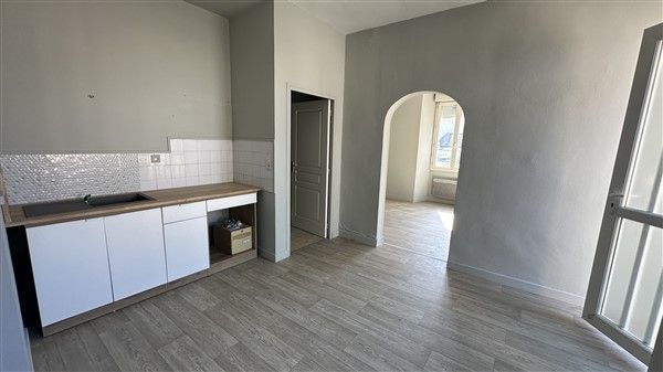 TULLE CENTRE VILLE : vente vente de 4 pi&egrave;ces - grande image 2