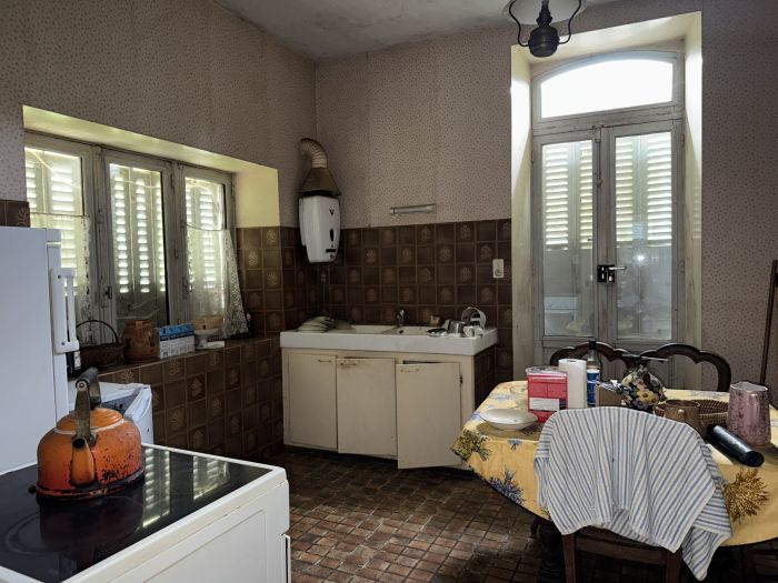 &Agrave; 10 MINUTES D'EGLETONS - DIRECTION MARCILLAC : vente vente de 8 pi&egrave;ces - grande image 7