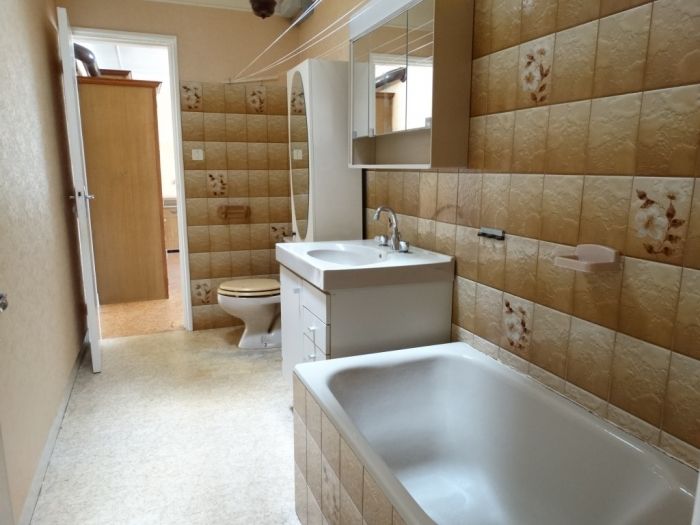 Meymac Centre Ville : vente vente de 4 pi&egrave;ces - grande image 8