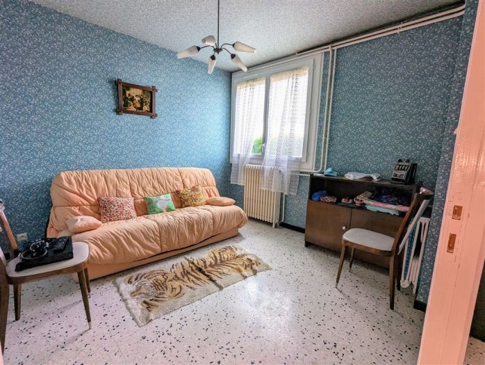 USSEL : vente vente de 5 pi&egrave;ces - grande image 8