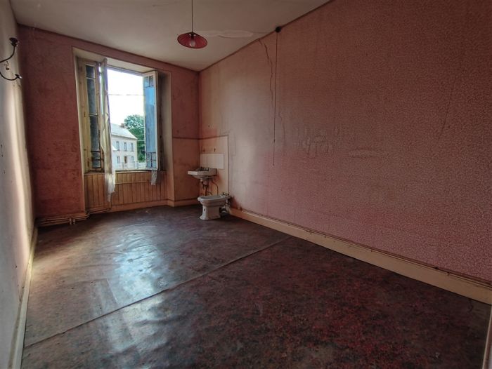 La Courtine : vente vente de 9 pi&egrave;ces - grande image 7