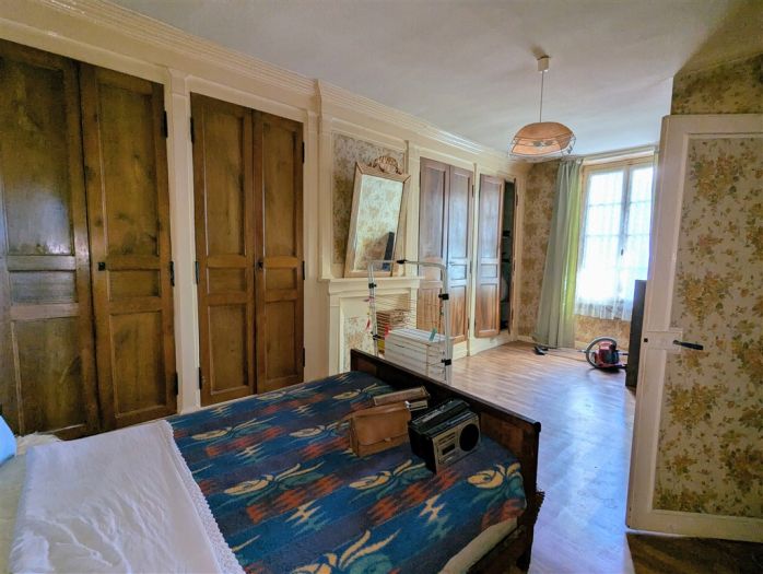 USSEL, Centre : vente vente de 5 pi&egrave;ces - grande image 4