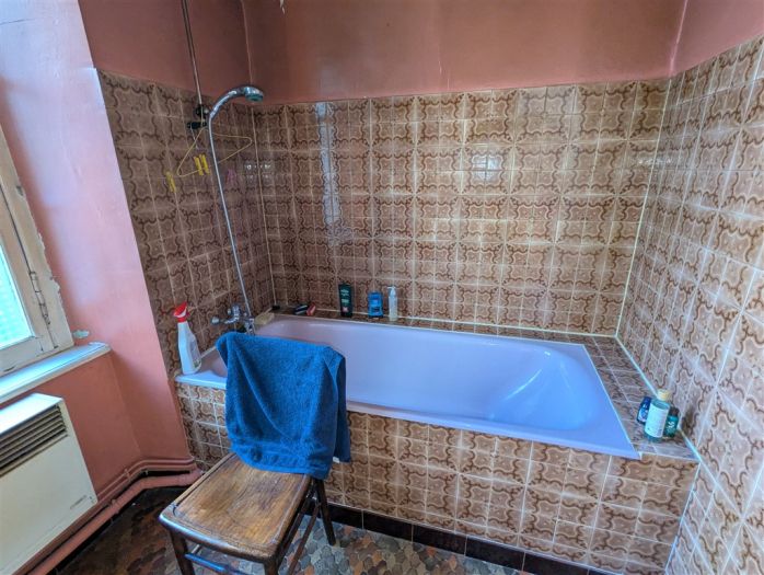 USSEL, Centre : vente vente de 5 pi&egrave;ces - grande image 8