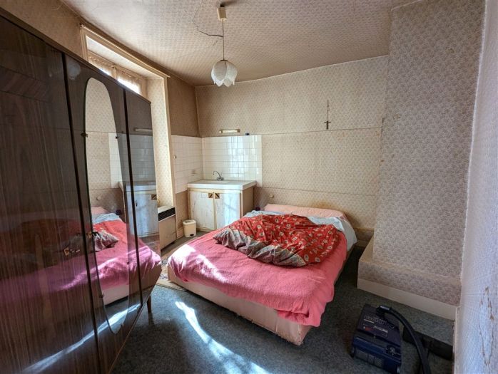 USSEL, Centre : vente vente de 5 pi&egrave;ces - grande image 9