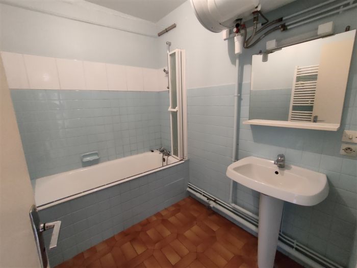 Ussel : vente vente de 3 pi&egrave;ces - grande image 6