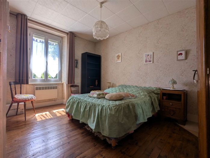 Entre USSEL et NEUVIC : vente vente de 5 pi&egrave;ces - grande image 6