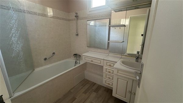 TULLE : vente vente de 3 pi&egrave;ces - grande image 8